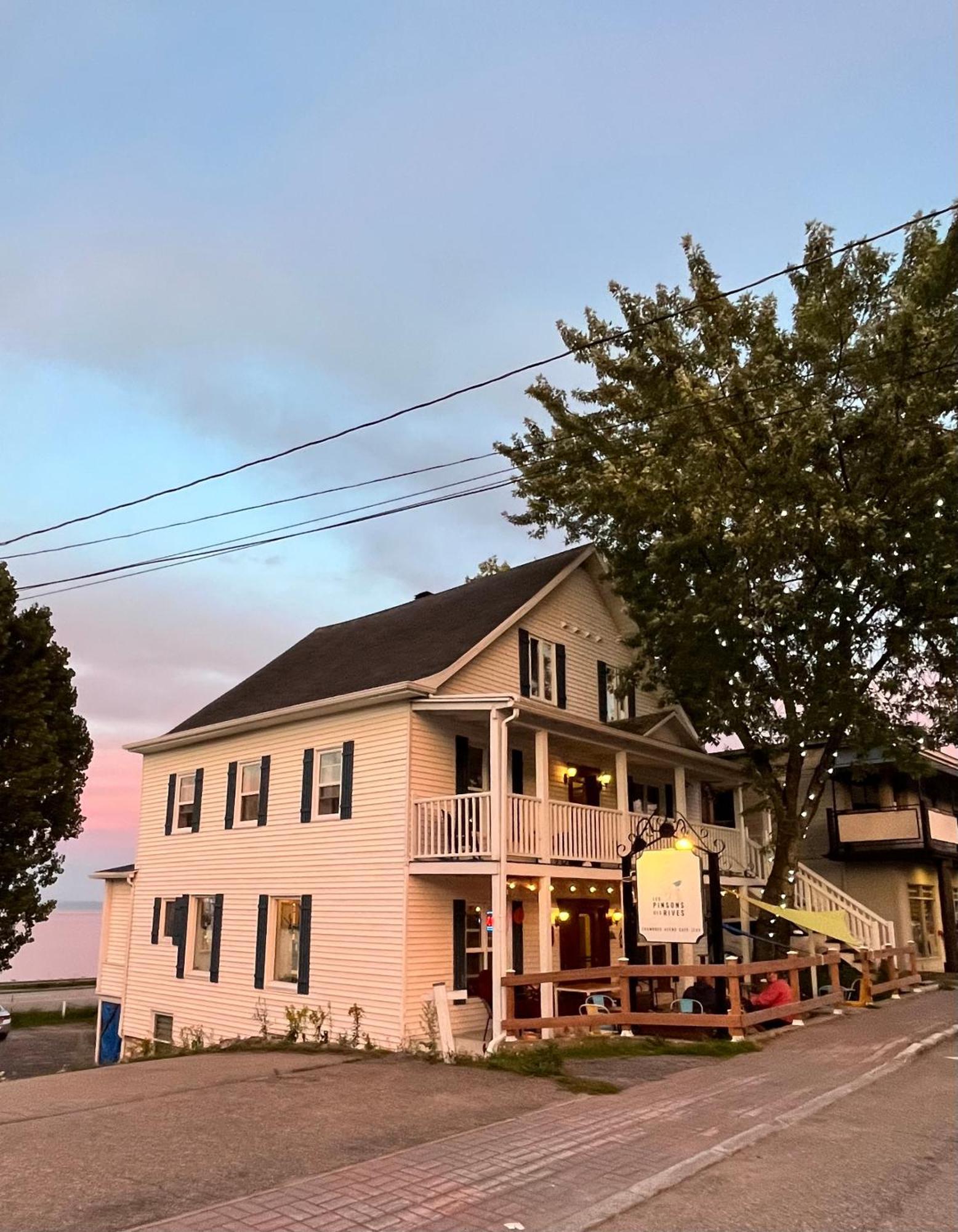 Les Pinsons Des Rives Bed & Breakfast La Malbaie Exterior photo
