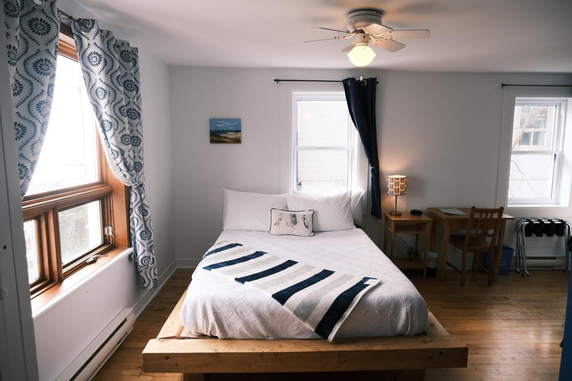 Les Pinsons Des Rives Bed & Breakfast La Malbaie Room photo